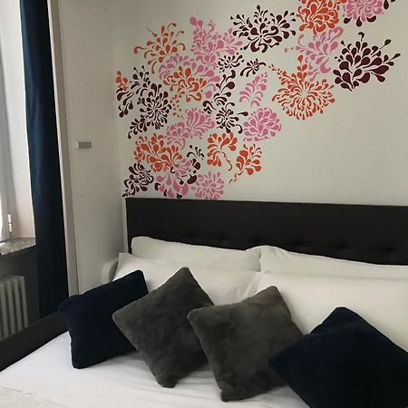 Love & Smile Apartment By Rent All Комо Экстерьер фото